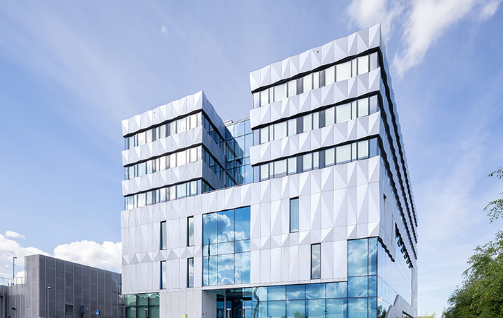 Әнші Алена Апинаның әжесі бейнеленген порно